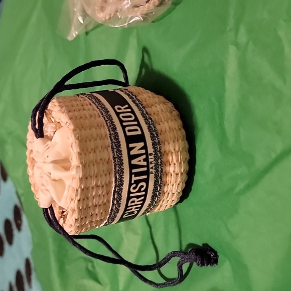 Dior mini bucket crossbody - Picture 3 of 6